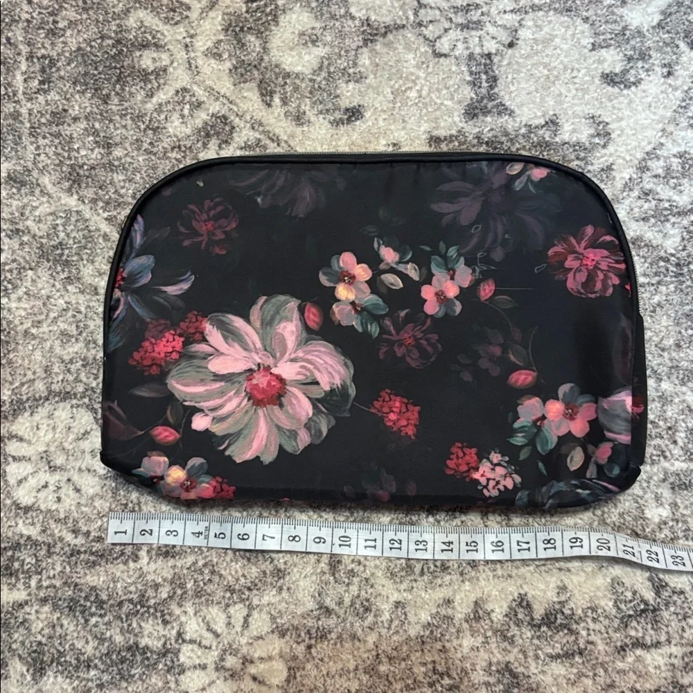 N/A gold zipper